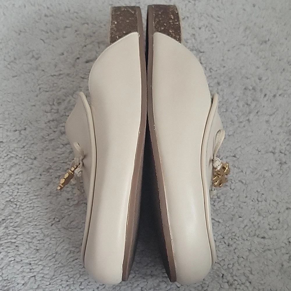 Tory Burch Cream Leather Tory Charm Mules Slip-On with Gold Logo Charm Size 6